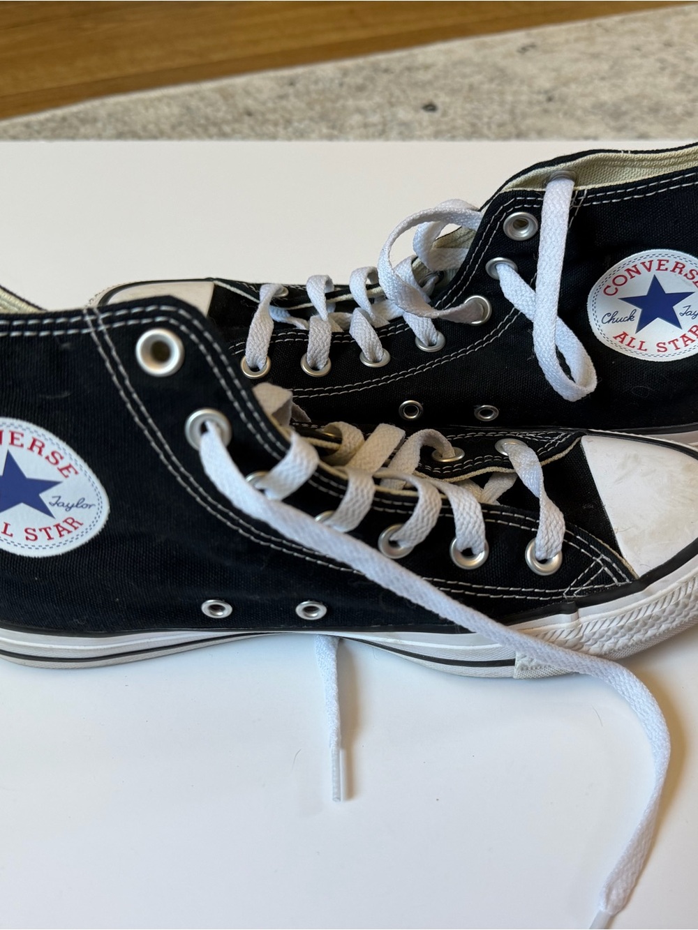 Like NEW! Converse Chuck Taylor All Star High Top - Picture 6 of 8